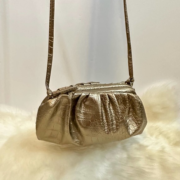 Vintage 80s Gold Crossbody Clutch Shoulder Bag. Embossed metallic croc print. - Picture 3 of 6